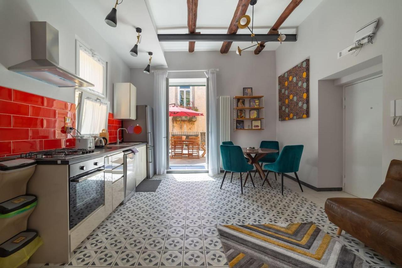 Galluppi Design Apartment By HouseinНаполи Екстериор снимка